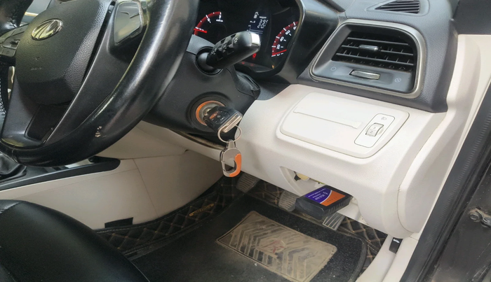 2019 Mahindra XUV300 W6 1.5 DIESEL, Diesel, Manual, 91,912 km, interior