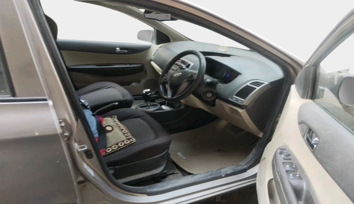 2013 Hyundai i20 MAGNA 1.2, Petrol, Manual, 97,404 km, interior