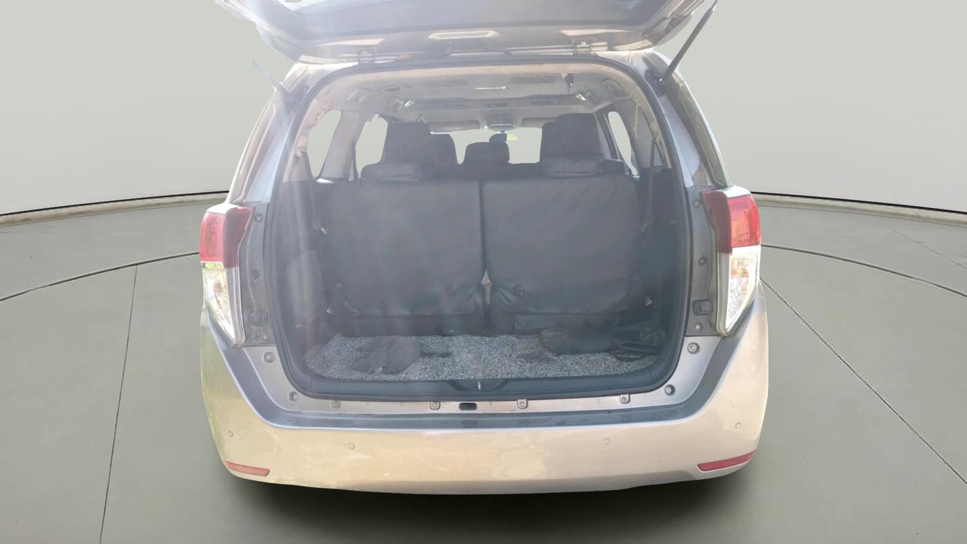 2020 Toyota Innova Crysta 2.4 VX 8 STR, Diesel, Manual, 1,65,165 km, exterior