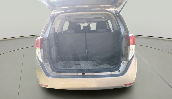 2020 Toyota Innova Crysta 2.4 VX 8 STR, Diesel, Manual, 1,65,165 km, exterior