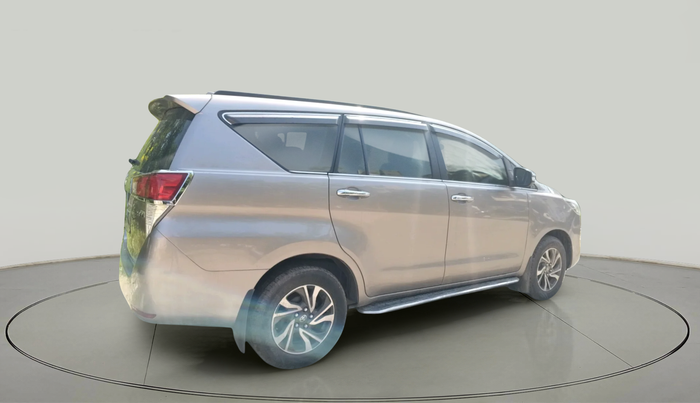 2020 Toyota Innova Crysta 2.4 VX 8 STR, Diesel, Manual, 1,65,165 km, exterior