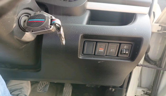 2013 Maruti Swift VXI, Petrol, Manual, 1,01,186 km, interior