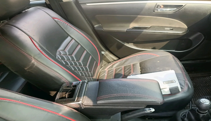 2013 Maruti Swift VXI, Petrol, Manual, 1,01,186 km, interior