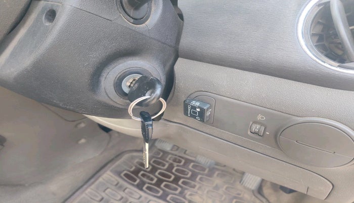 2011 Hyundai i10 MAGNA 1.2, Petrol, Manual, 73,066 km, interior