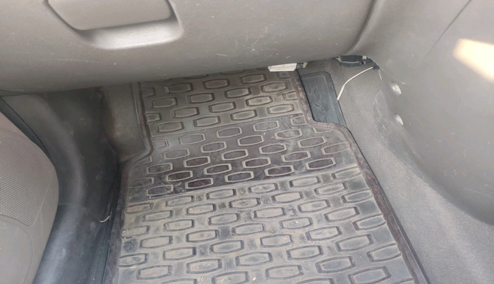 2011 Hyundai i10 MAGNA 1.2, Petrol, Manual, 73,066 km, interior