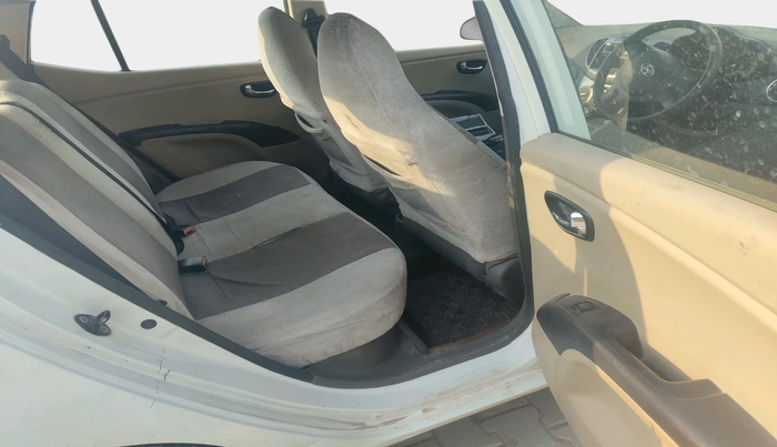 2011 Hyundai i10 MAGNA 1.2, Petrol, Manual, 73,066 km, interior