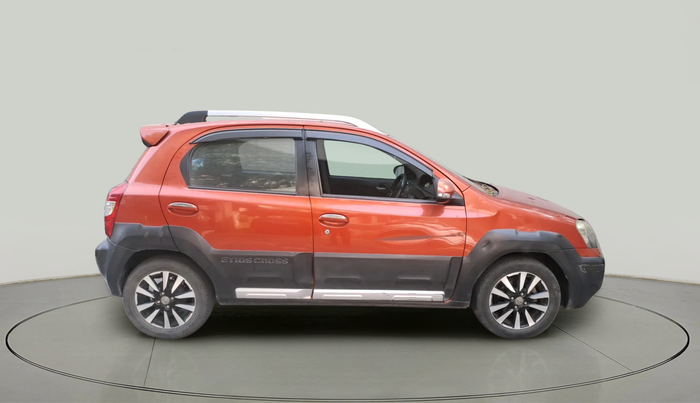 2015 Toyota Etios CROSS 1.4 VD, Diesel, Manual, 1,06,773 km, exterior