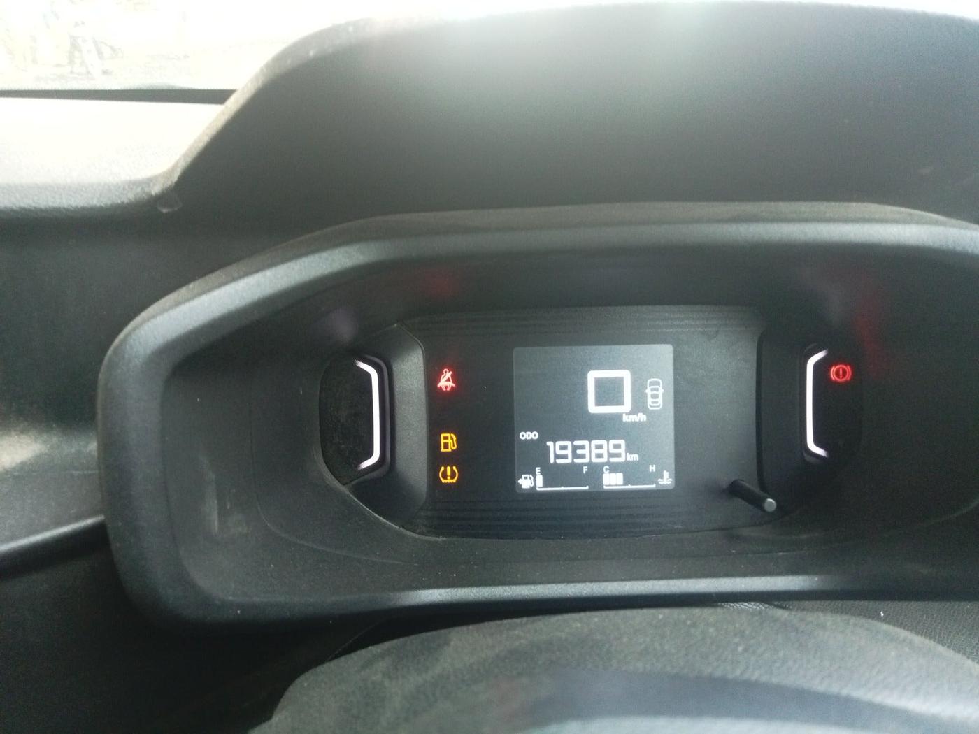 2023 CITROEN C3 Feel 1.2 Turbo Dual Tone, Petrol, Manual, 19,389 km, interior