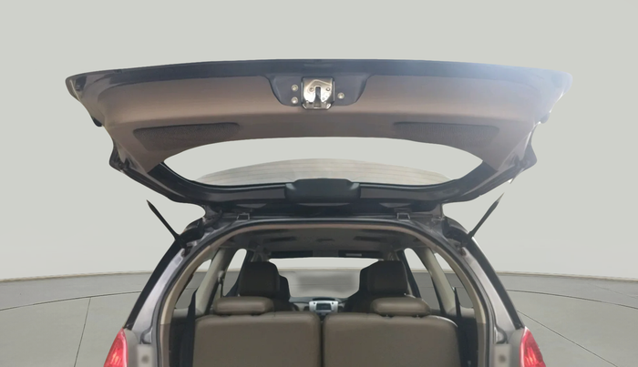 2015 Toyota Innova 2.5 VX 7 STR, Diesel, Manual, 86,713 km, exterior