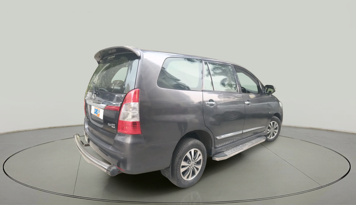 2015 Toyota Innova 2.5 VX 7 STR, Diesel, Manual, 86,713 km, exterior