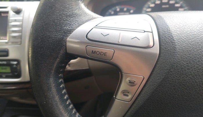 2015 Toyota Innova 2.5 VX 7 STR, Diesel, Manual, 86,713 km, interior