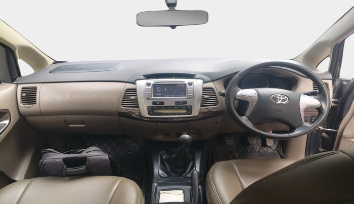 2015 Toyota Innova 2.5 VX 7 STR, Diesel, Manual, 86,713 km, interior