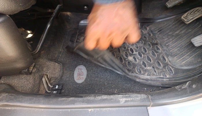 2014 Maruti Wagon R 1.0 LXI, Petrol, Manual, 82,238 km, interior