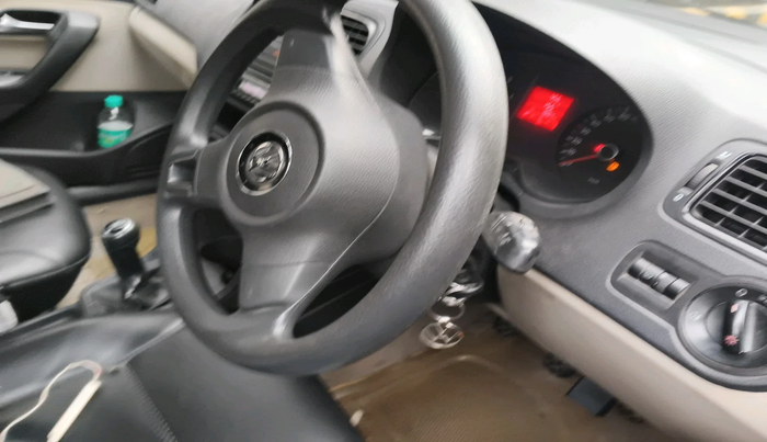 2011 Volkswagen Polo COMFORTLINE 1.2L PETROL, Petrol, Manual, 1,05,480 km, interior