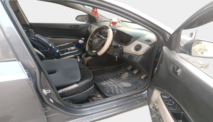 2016 Hyundai Grand i10 MAGNA 1.1 CRDI, Diesel, Manual, 1,04,067 km, interior