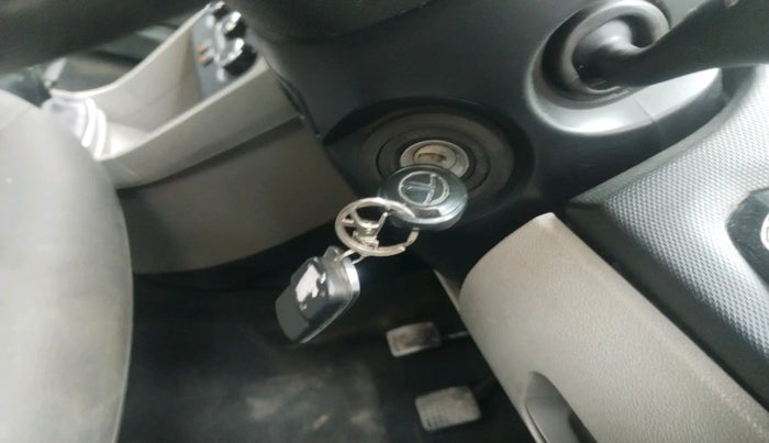 2017 Tata Tiago XT PETROL, Petrol, Manual, 1,88,764 km, interior