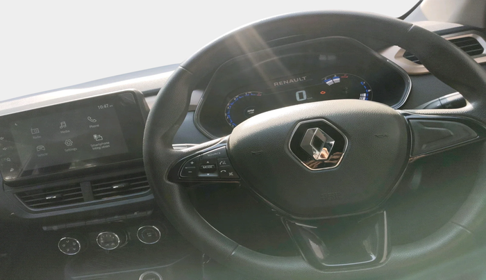 2023 Renault Kiger RXT (O) MT, Petrol, Manual, 27,687 km, interior