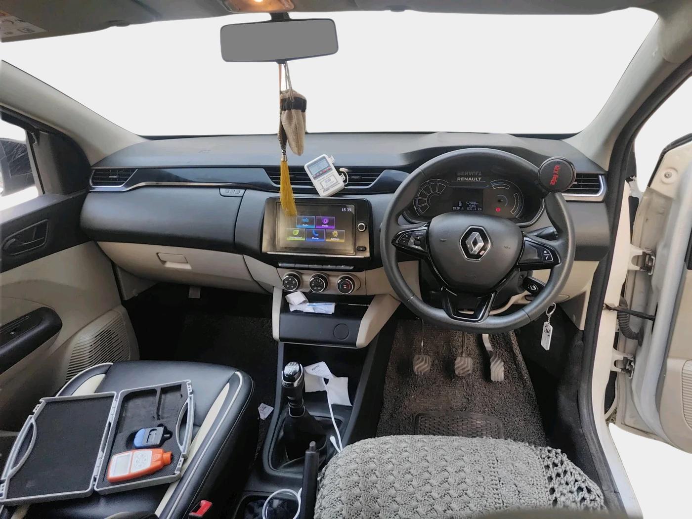 2023 Renault TRIBER RXT, Petrol, Manual, 52,988 km, interior