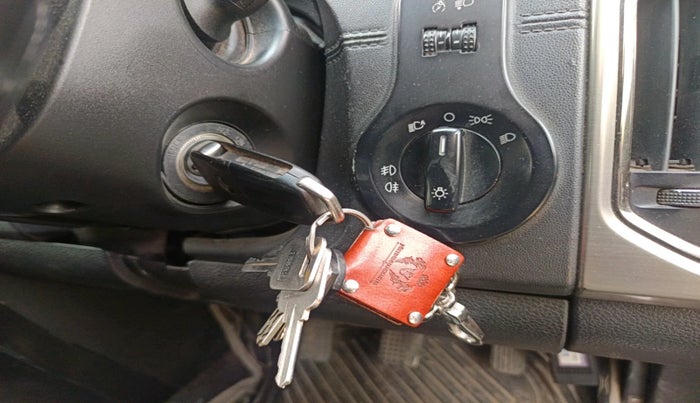 2018 Tata Hexa XT 4X2 6 STR, Diesel, Manual, 1,63,191 km, interior