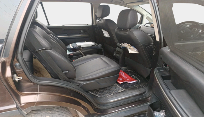 2018 Tata Hexa XT 4X2 6 STR, Diesel, Manual, 1,63,191 km, interior