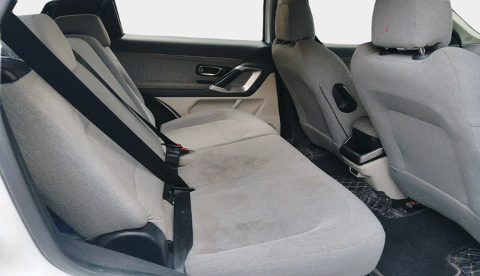 2024 Tata Safari PURE PLUS S AT, Diesel, Automatic, 29,507 km, interior