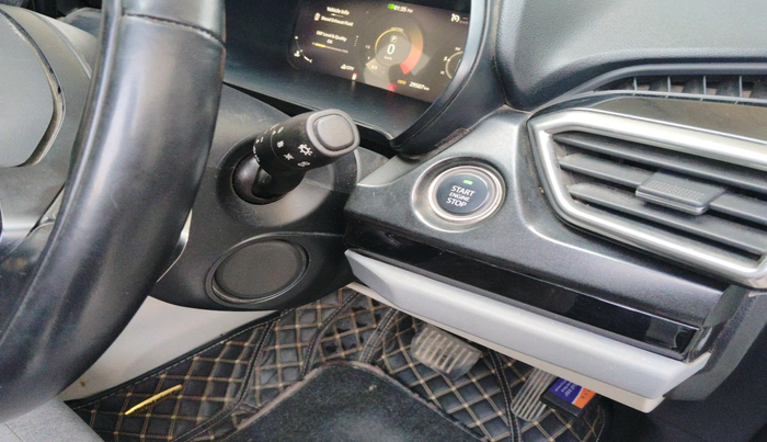 2024 Tata Safari PURE PLUS S AT, Diesel, Automatic, 29,507 km, interior