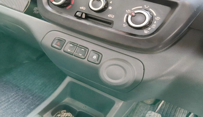 2016 Renault Kwid RXT 0.8, Petrol, Manual, 97,103 km, interior