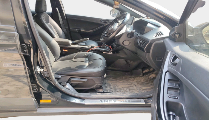 2022 Tata NEXON XZ PLUS (HS) PETROL DARK EDITION, Petrol, Manual, 61,408 km, interior