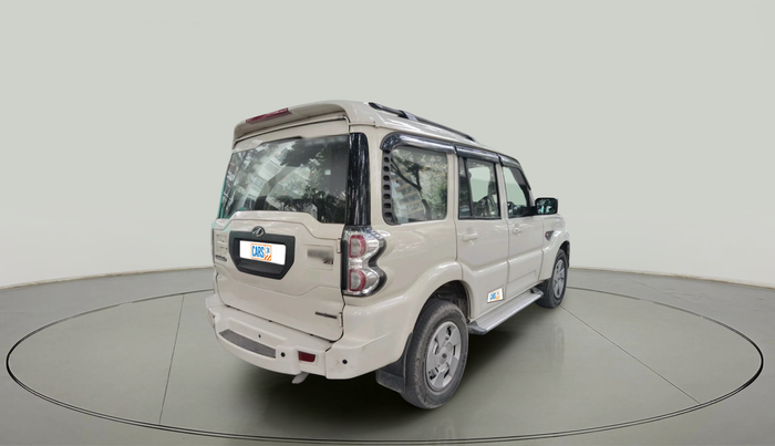 2017 Mahindra Scorpio S4 PLUS 1.99 INTELLI-HYBRID, Diesel, Manual, 86,777 km, exterior