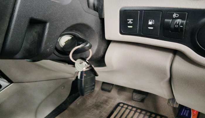 2017 Mahindra Scorpio S4 PLUS 1.99 INTELLI-HYBRID, Diesel, Manual, 86,777 km, interior