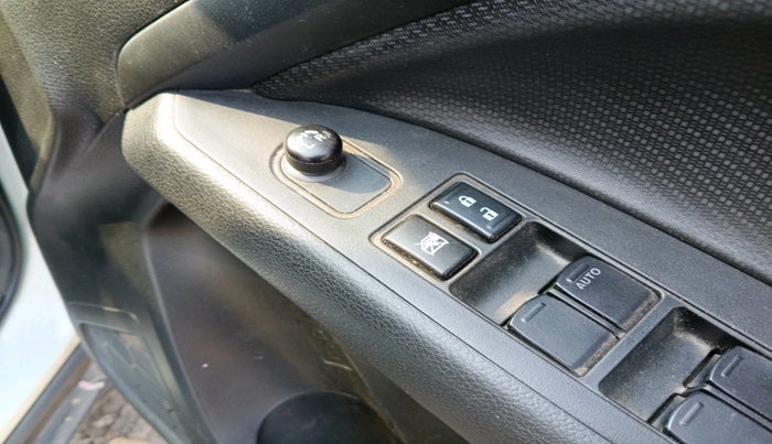 2024 Maruti BREZZA LXI, Petrol, Manual, 20,829 km, interior