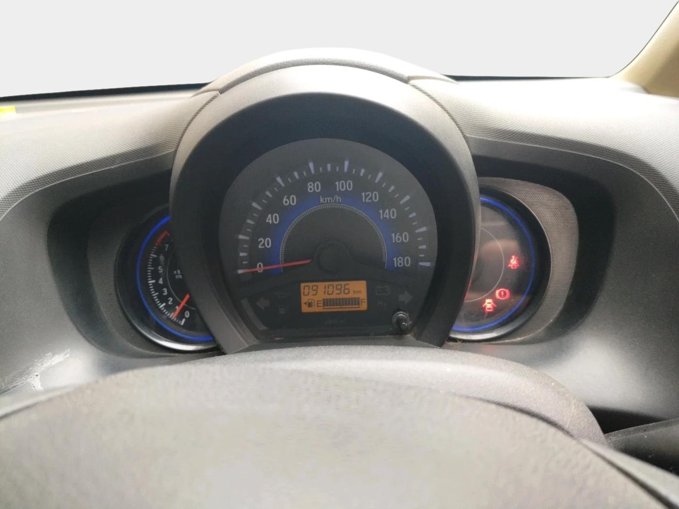 2014 Honda Mobilio 1.5L I-VTEC V, Petrol, Manual, 91,096 km, interior