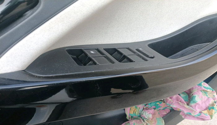 2025 Tata NEXON CREATIVE + SUNROOF AMT 1.5 DIESEL, Diesel, Automatic, 33,570 km, interior