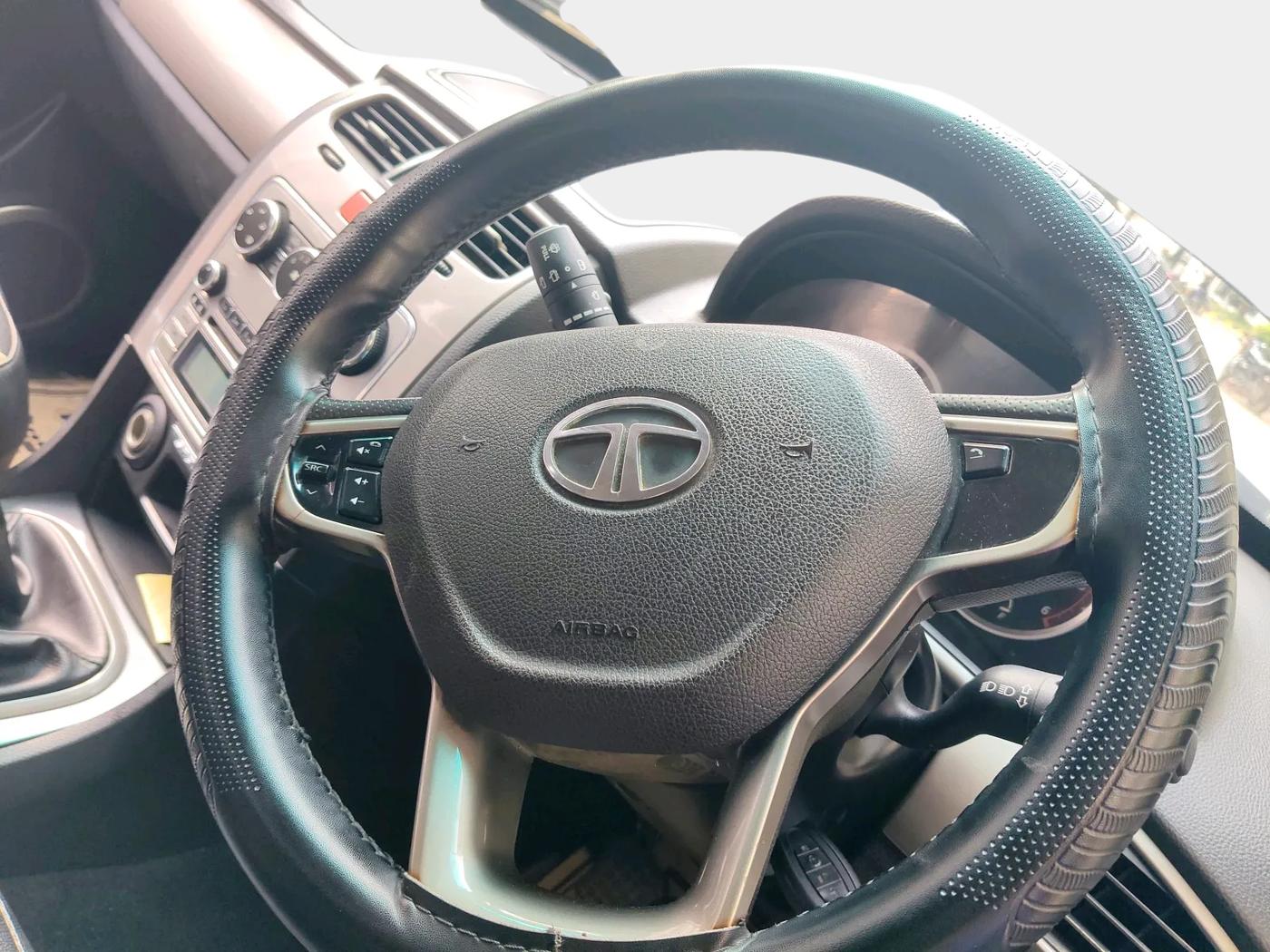 2016 Tata Safari Storme 2.2 VX 4X2, Diesel, Manual, 1,03,980 km, interior