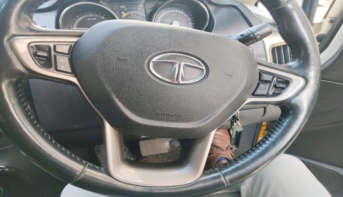 2017 Tata Hexa XTA 4X2 7 STR, Diesel, Automatic, 1,19,146 km, interior