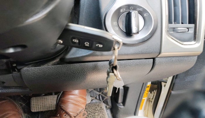 2017 Tata Hexa XTA 4X2 7 STR, Diesel, Automatic, 1,19,146 km, interior