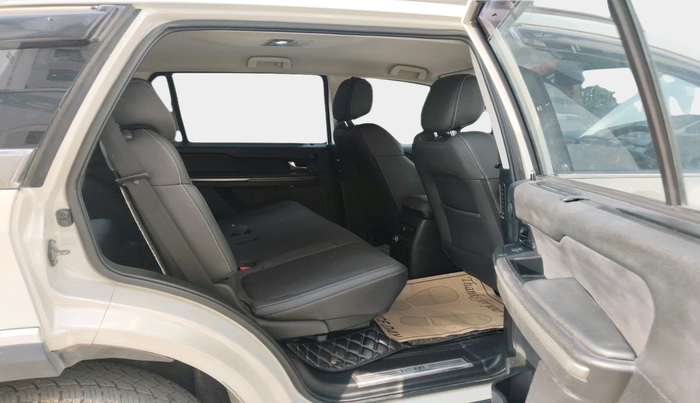 2017 Tata Hexa XTA 4X2 7 STR, Diesel, Automatic, 1,19,146 km, interior