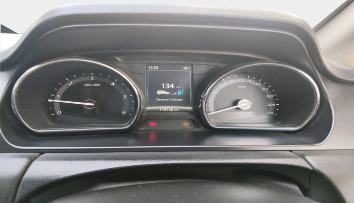 2017 Tata Hexa XTA 4X2 7 STR, Diesel, Automatic, 1,19,146 km, interior