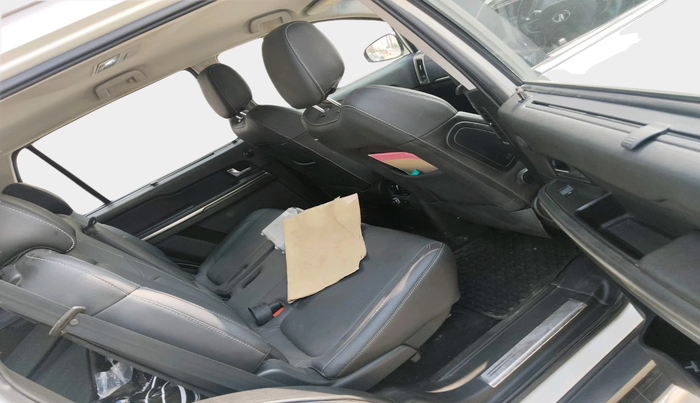 2018 Tata Hexa XTA 4X2 7 STR, Diesel, Automatic, 89,988 km, interior