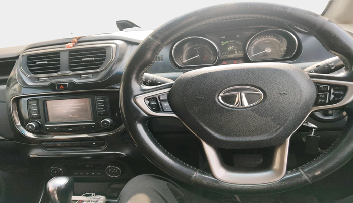 2018 Tata Hexa XTA 4X2 7 STR, Diesel, Automatic, 89,988 km, interior