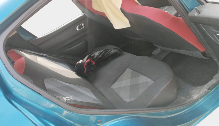 2020 Renault Kwid RXT 1.0 (O), Petrol, Manual, 18,558 km, interior