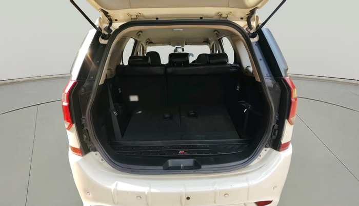 2019 Mahindra XUV500 W5, Diesel, Manual, 1,60,000 km, exterior