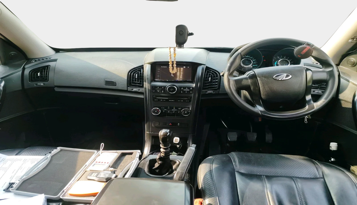 2019 Mahindra XUV500 W5, Diesel, Manual, 1,60,000 km, interior
