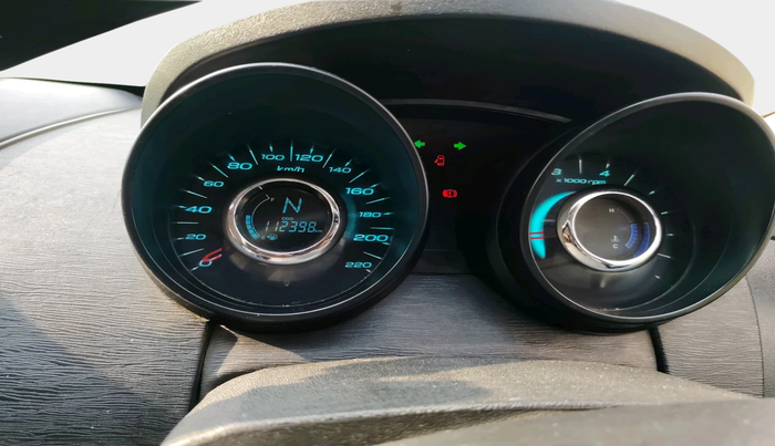 2019 Mahindra XUV500 W5, Diesel, Manual, 1,60,000 km, interior