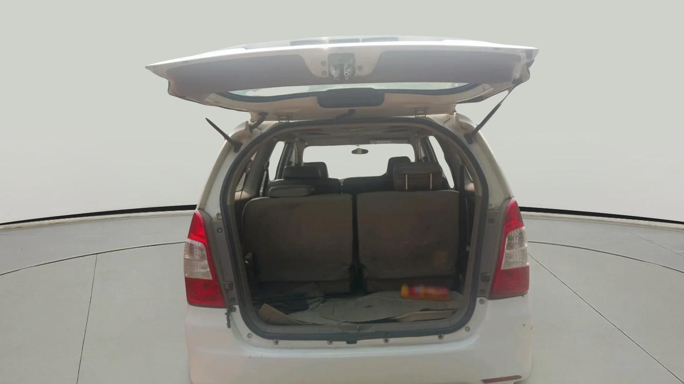 2016 Toyota Innova 2.5 G 7 STR, Diesel, Manual, 2,67,594 km, exterior