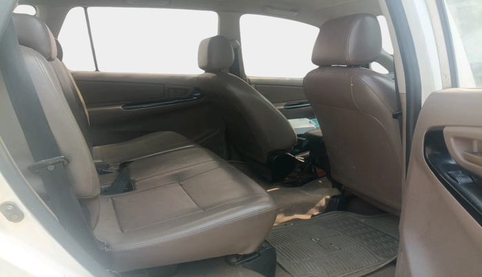 2016 Toyota Innova 2.5 G 7 STR, Diesel, Manual, 2,67,594 km, interior