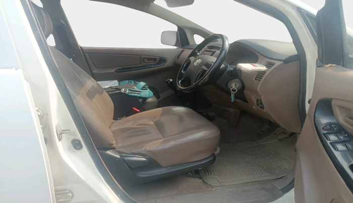 2016 Toyota Innova 2.5 G 7 STR, Diesel, Manual, 2,67,594 km, interior