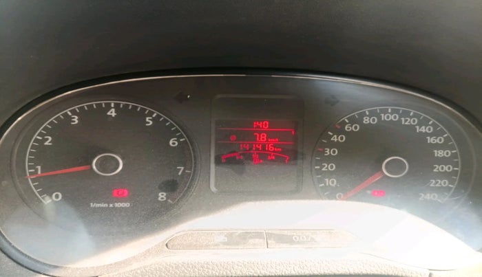 2013 Volkswagen Polo HIGHLINE1.2L, Petrol, Manual, 1,41,416 km, interior