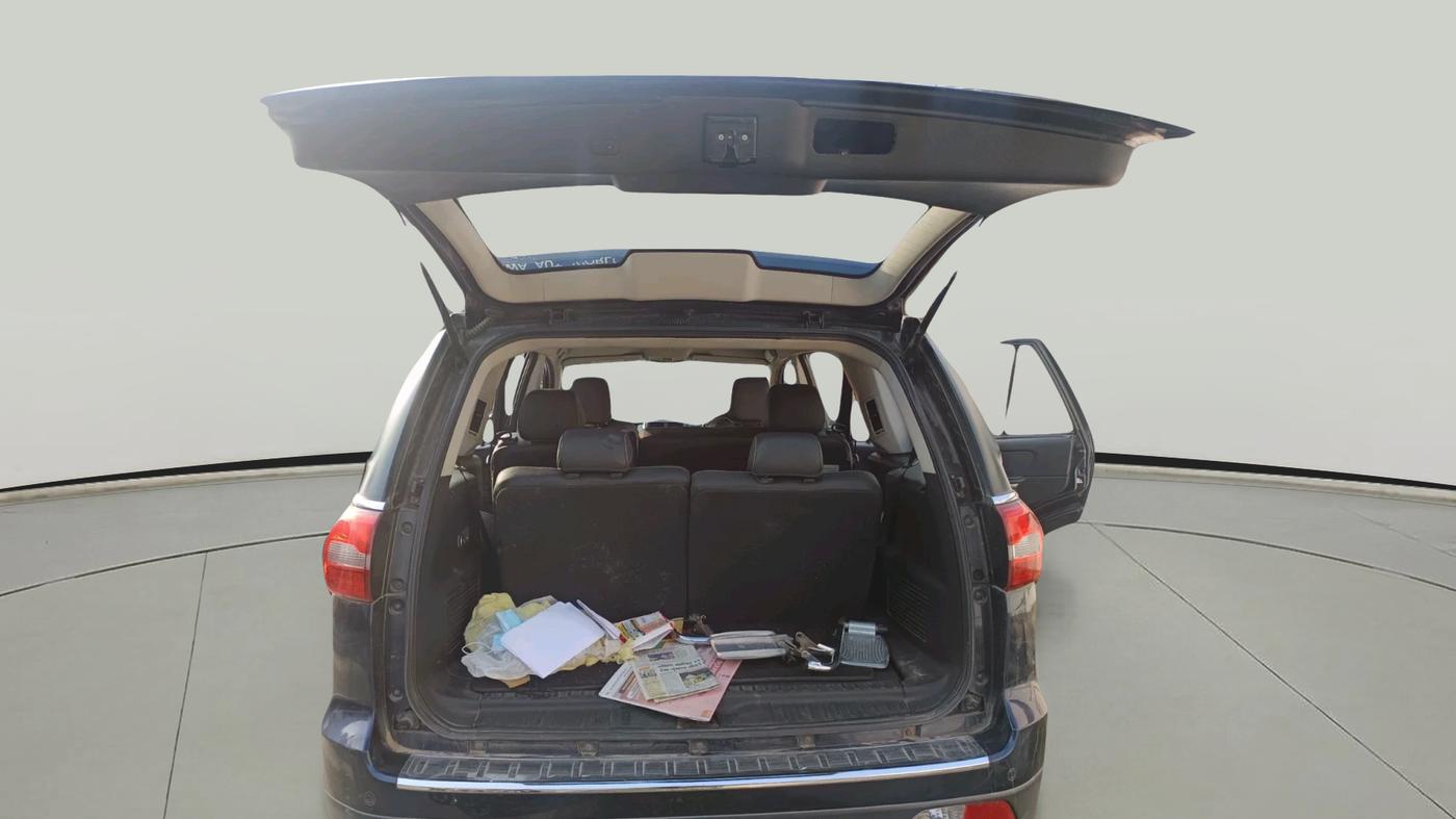 2017 Tata Hexa XTA 4X2 7 STR, Diesel, Automatic, 1,20,075 km, exterior