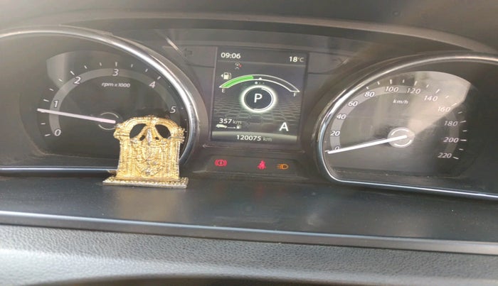 2017 Tata Hexa XTA 4X2 7 STR, Diesel, Automatic, 1,20,075 km, interior